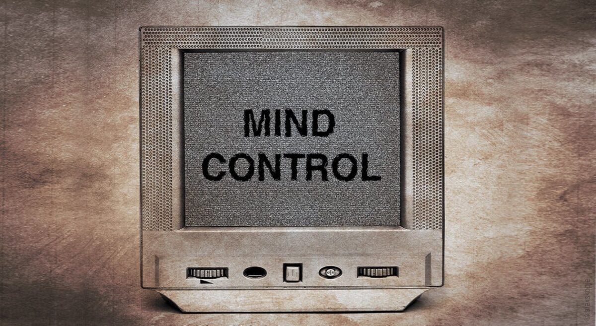 Titelbild Autogenes Training: Ein Monitor vor braunem Hintergrund zeigt die Worte Mind Control.