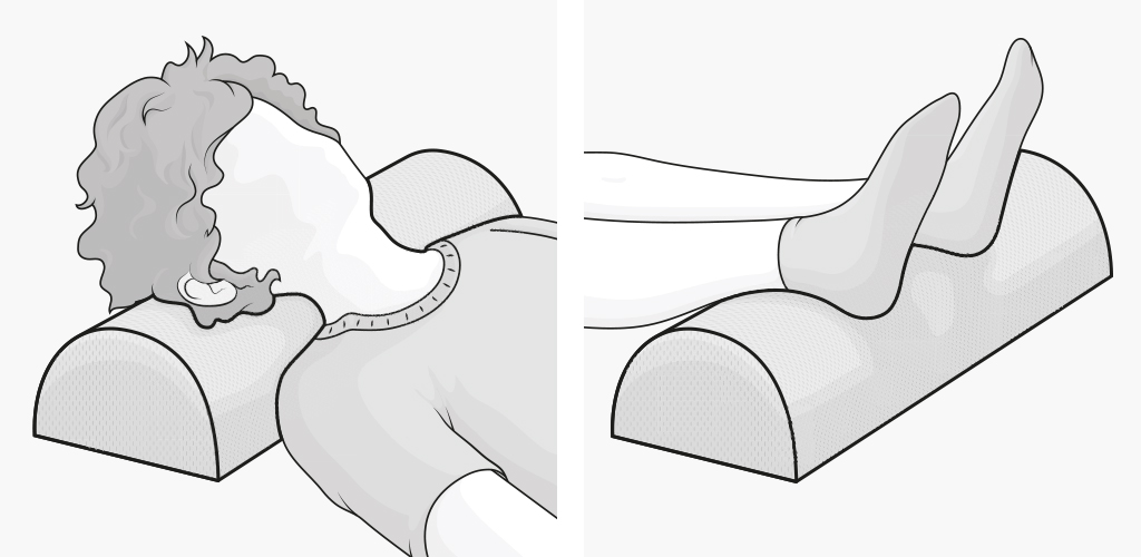 Illustration: Zwei Bilder, das Bild links zeigt eine Person, die auf der Nackenrolle liegt. Das rechte Bild zeigt, wie die Füße auf der Nackenrolle liegen und als Kniekissen genutzt wird.