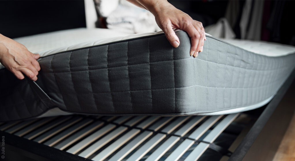 Arme schlafen nachts immer ein was tun? Wir sind Matratze.